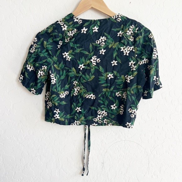 Marine Layer Bek Cinch Top in Black Floral - Picture 3 of 7
